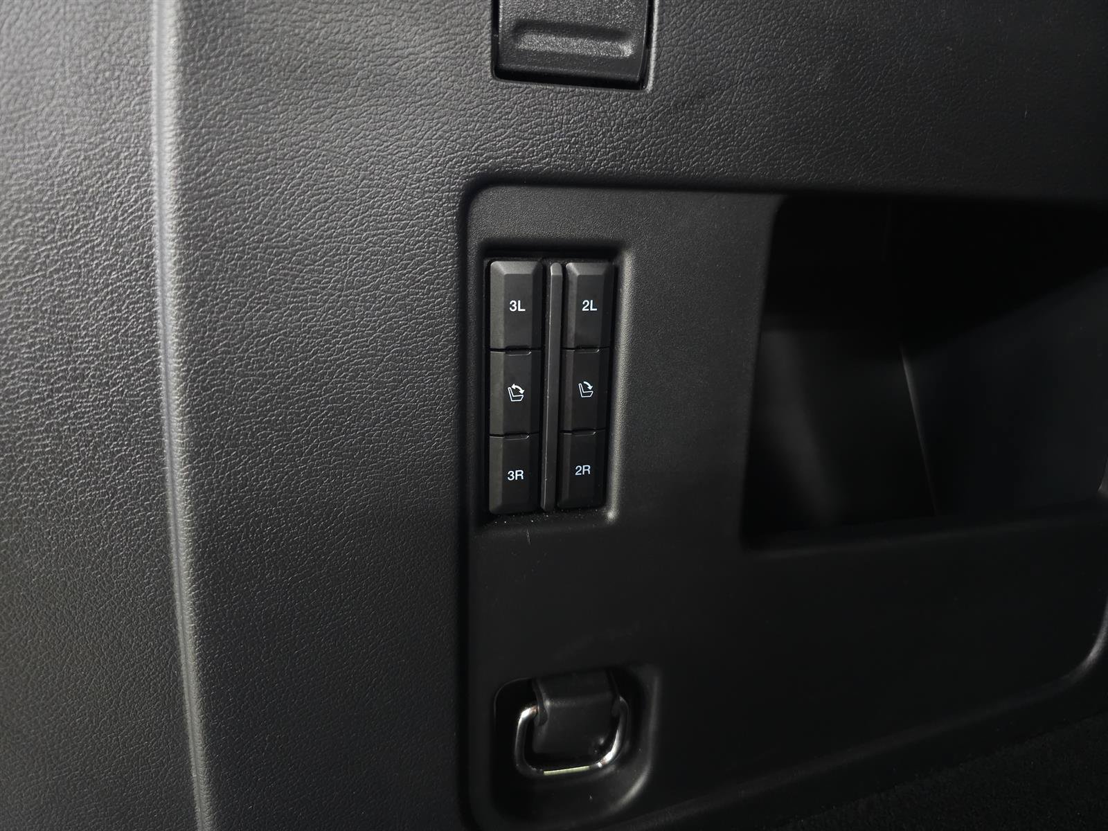 Used 2024 Ford Expedition Limited AWD/4WD image 9
