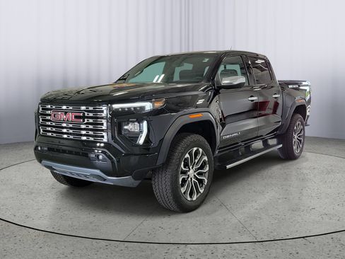 Used 2025 GMC Canyon Denali AWD/4WD image 4