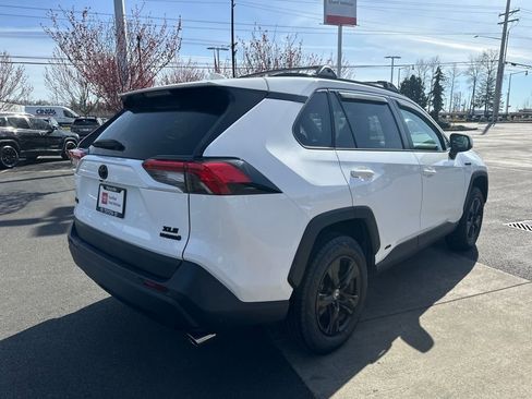 Certified 2021 Toyota RAV4 XLE w/ XLE Grade Weather Package image 4