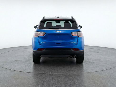 Used 2025 Jeep Compass Limited image 7