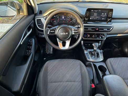 Used 2022 Kia Seltos LX AWD/4WD image 21