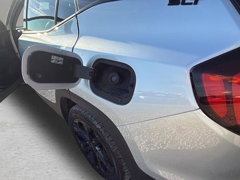 Used 2021 GMC Terrain SLT w/ Elevation Edition image 28