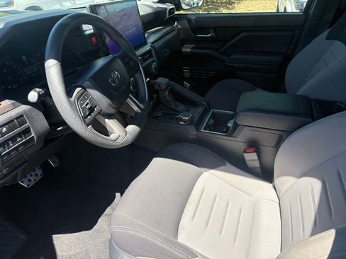 Used 2024 Toyota Tacoma TRD Sport w/ TRD Sport Upgrade Package image 18