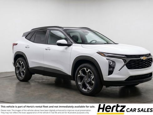 Used 2025 Chevrolet Trax LT FWD image 1