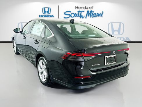 Used 2025 Honda Accord LX image 4