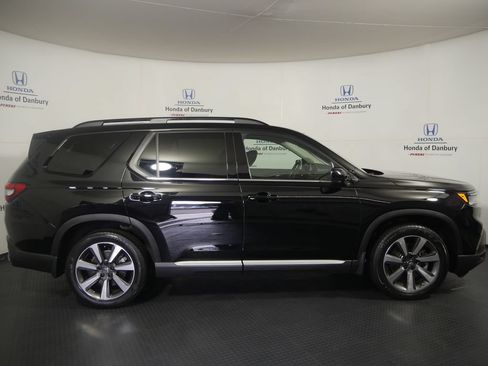 Used 2024 Honda Pilot Elite image 3