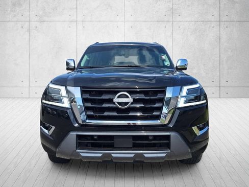 Used 2024 Nissan Armada Platinum w/ Captain's Chairs Package RWD image 2