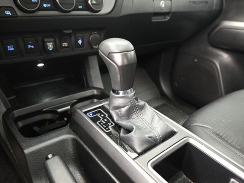 Certified 2023 Toyota Tacoma TRD Off-Road w/ TRD Premium Off Road Package image 16