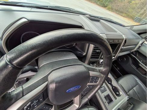 Certified 2021 Ford Expedition XLT image 15