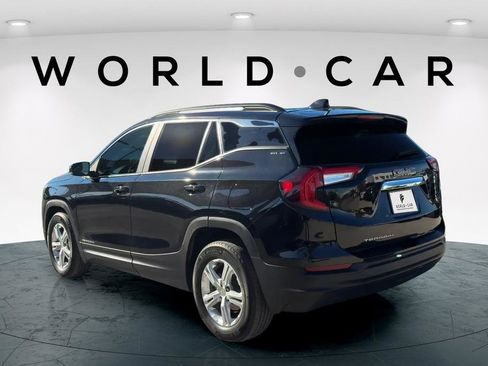Used 2022 GMC Terrain SLE w/ Driver Convenience Package FWD image 5