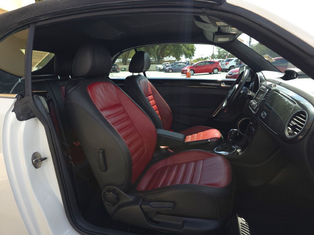 Used 2014 Volkswagen Beetle R-Line FWD image 13