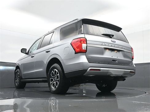 Used 2024 Ford Expedition XLT image 27