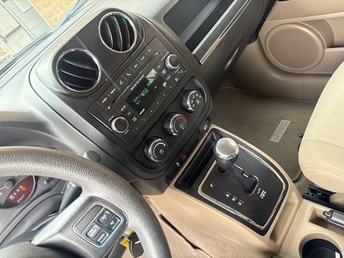Used 2015 Jeep Patriot Sport w/ Power Value Group FWD image 16