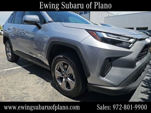 Used 2025 Toyota RAV4 XLE AWD/4WD image 2