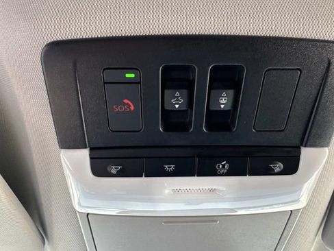 Used 2023 Nissan Pathfinder SL w/ SL Premium Package FWD image 23