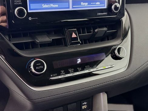 Certified 2022 Toyota Corolla Cross LE image 13