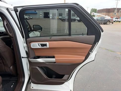 Used 2022 Ford Explorer King Ranch w/ Premium Technology Package AWD/4WD image 24