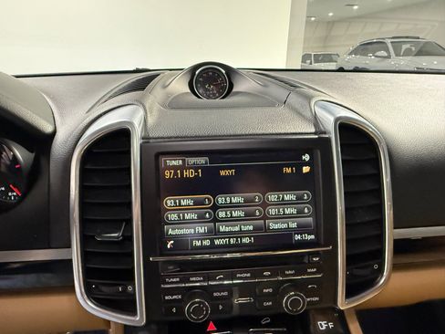 Used 2016 Porsche Cayenne S AWD/4WD image 21