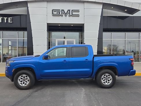 Used 2024 Nissan Frontier SV image 1