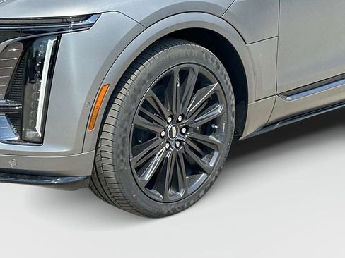 New 2026 Cadillac Lyriq V AWD/4WD image 17