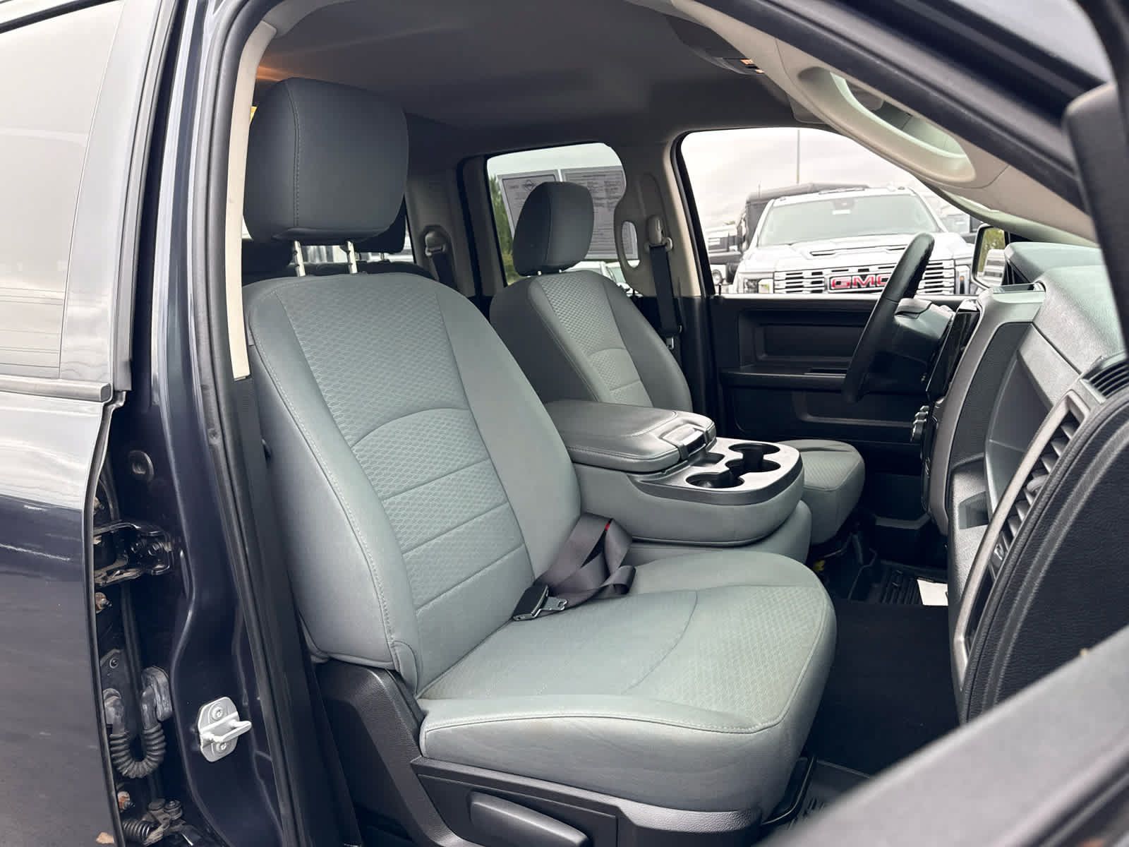 Used 2015 RAM 1500 Express AWD/4WD image 21