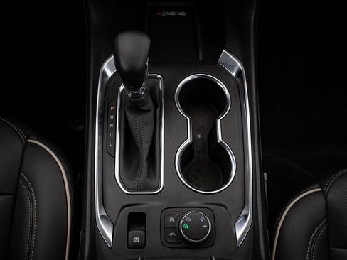 Used 2023 Chevrolet Traverse Premier image 39