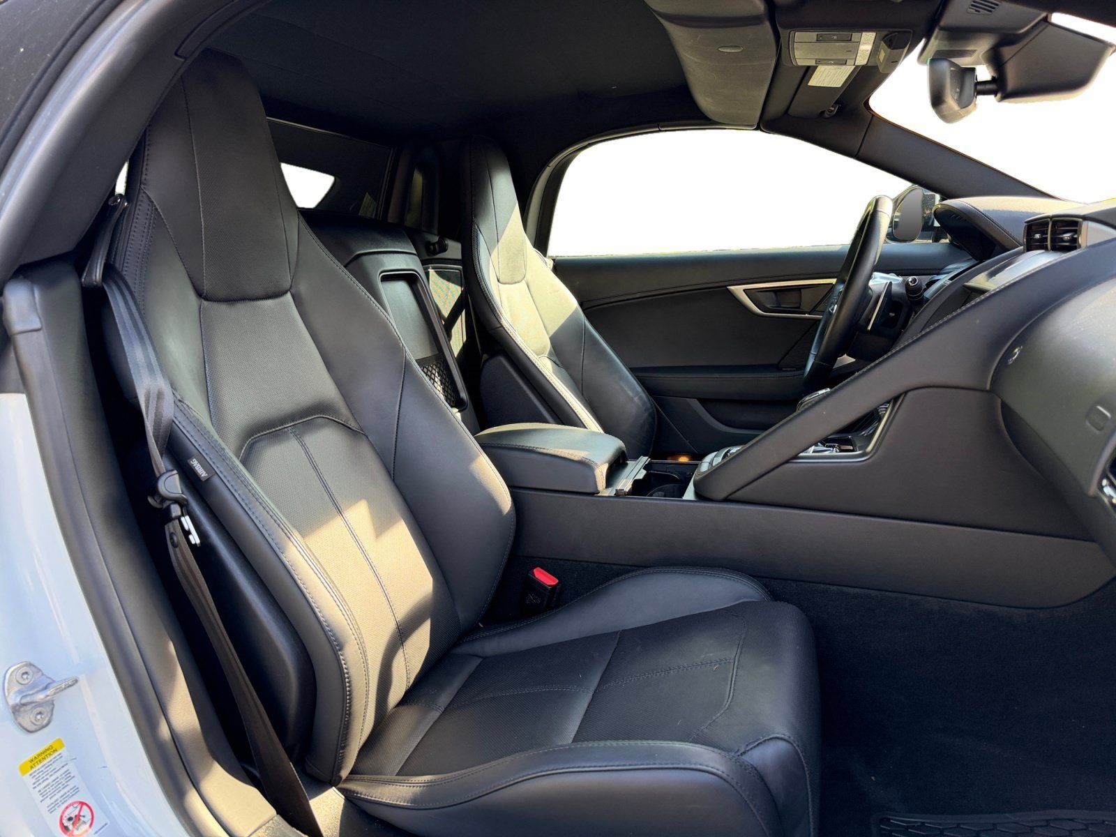 Used 2023 Jaguar F-TYPE R-Dynamic AWD/4WD image 17