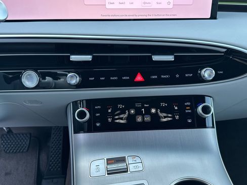 New 2026 Genesis GV70 2.5T Advanced image 14