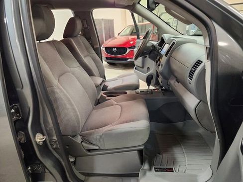 Used 2020 Nissan Frontier SV w/ Midnight Edition Floor Mats image 32