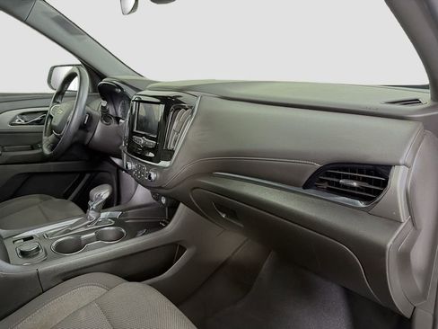 Used 2023 Chevrolet Traverse LT image 33