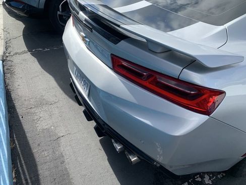 Used 2017 Chevrolet Camaro SS RWD image 7