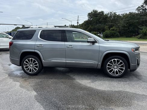 Used 2023 GMC Acadia Denali w/ Denali Ultimate Package FWD image 6