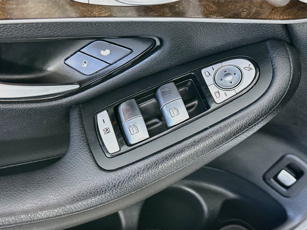 Used 2017 Mercedes-Benz GLC 300 image 23