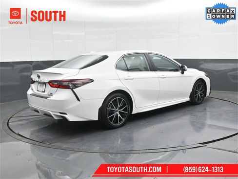 Used 2023 Toyota Camry SE w/ Cold Weather Package image 2