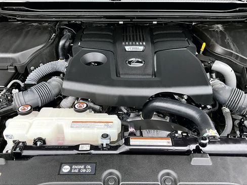 Used 2025 Lexus GX 550 image 32