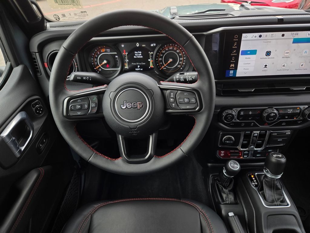 Used 2024 Jeep Wrangler Unlimited Rubicon w/ Convenience Group AWD/4WD image 15