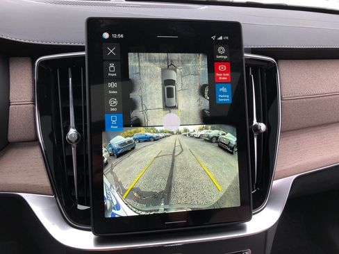 New 2026 Volvo XC90 B6 Plus w/ Protection Package Premier image 26