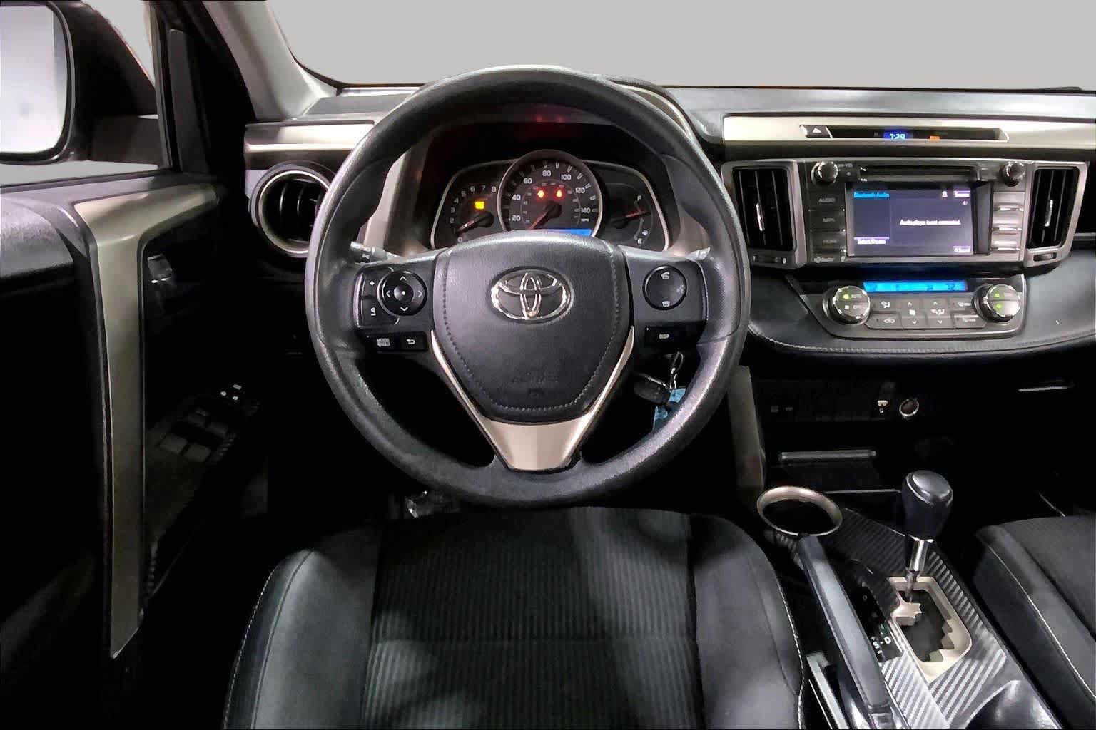 Used 2014 Toyota RAV4 XLE AWD/4WD image 6