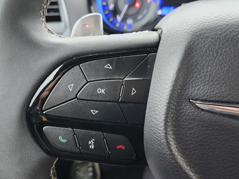 Used 2023 Chrysler 300 S image 39