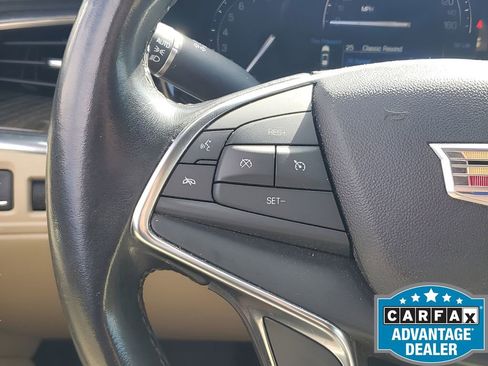 Used 2019 Cadillac XT5 FWD image 28