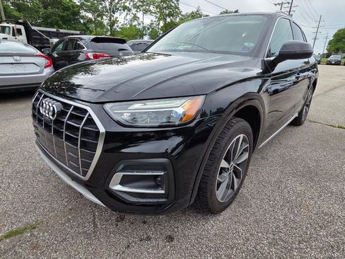Used 2021 Audi Q5 2.0T Premium Plus w/ Premium Plus Package AWD/4WD image 2