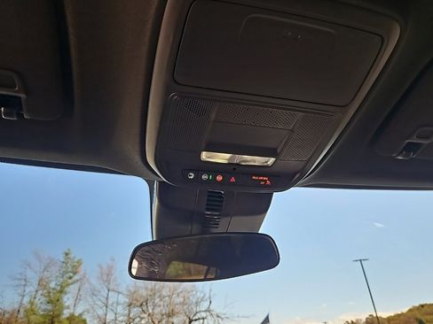 Used 2025 Chevrolet Traverse Z71 w/ LPO, Floor Liner Package image 15