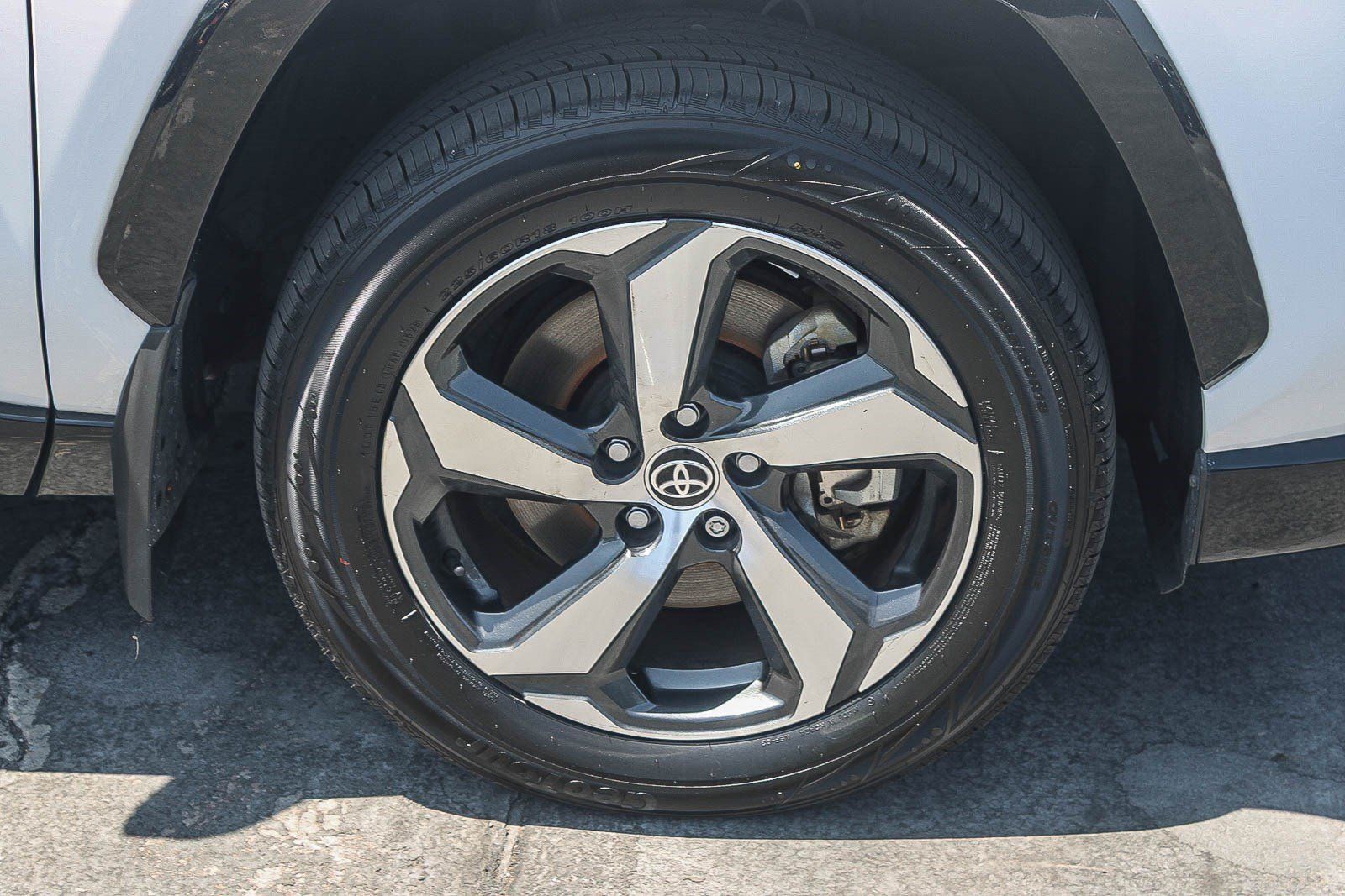 Used 2022 Toyota RAV4 SE w/ Weather & Moonroof Package AWD/4WD image 11