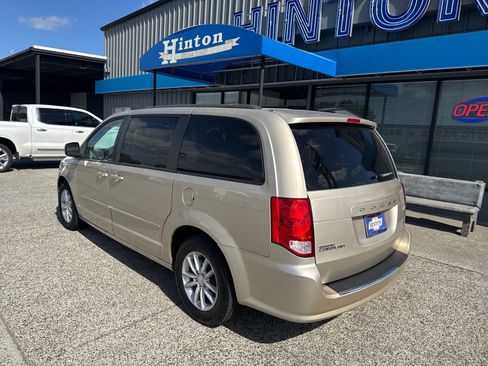 Used 2014 Dodge Grand Caravan SXT FWD image 3