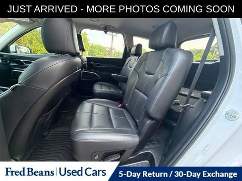 Used 2022 Kia Telluride EX w/ EX Premium Package AWD/4WD image 13
