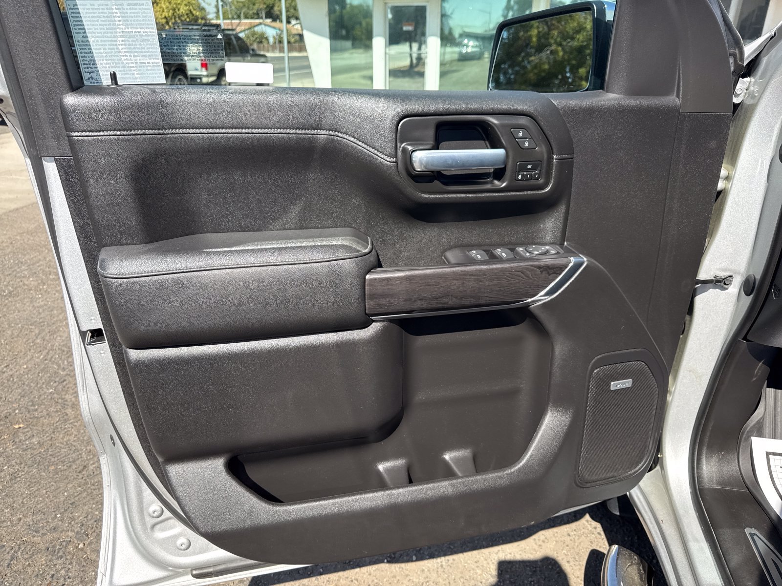 Used 2021 Chevrolet Silverado 1500 LTZ w/ LTZ Premium Package AWD/4WD image 10