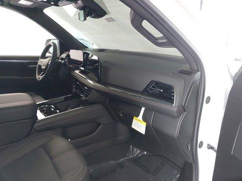 New 2026 Chevrolet Suburban RST image 29