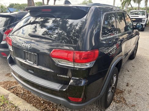 Used 2018 Jeep Grand Cherokee Laredo image 6