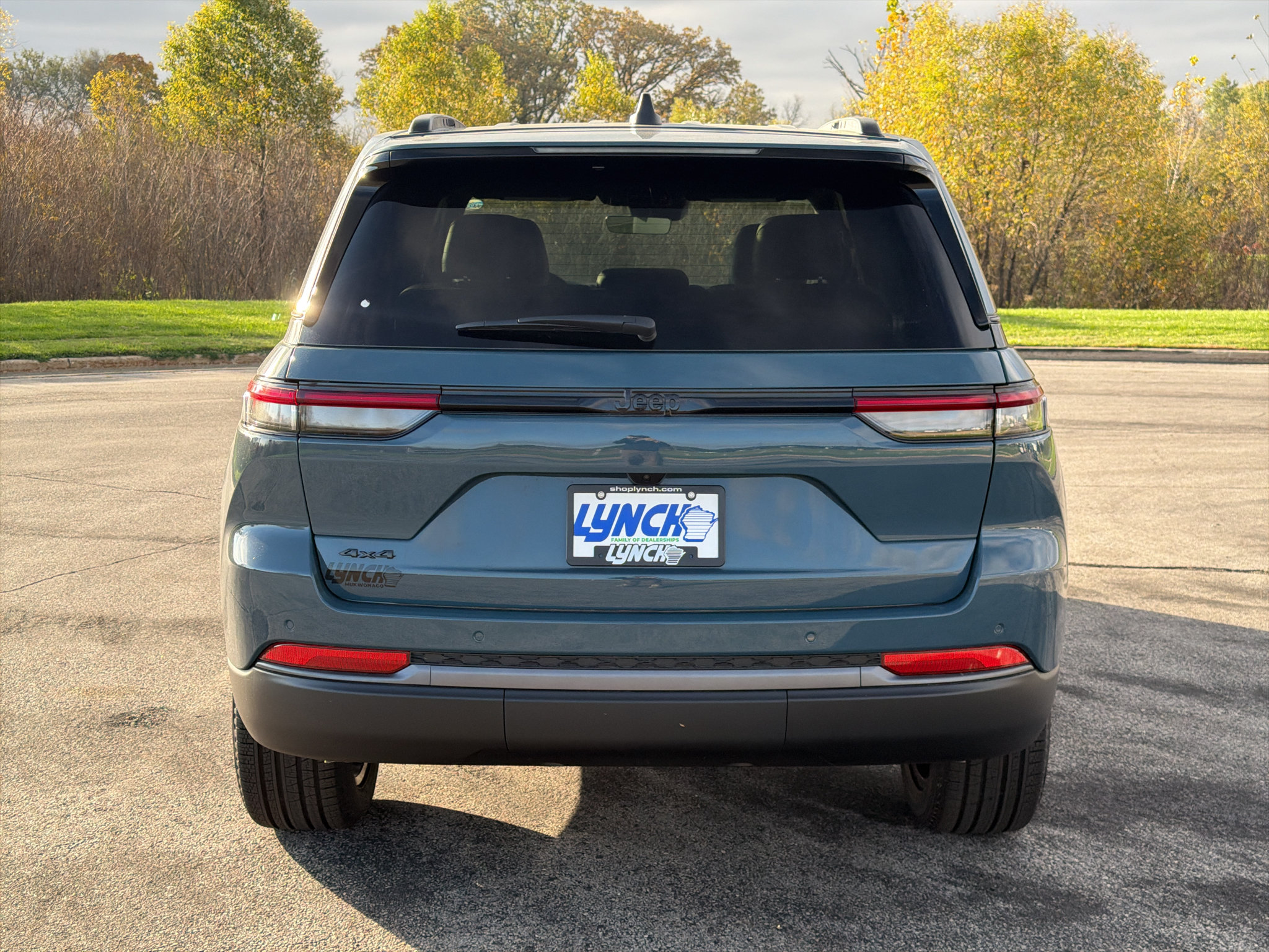 New 2027 Jeep Grand Cherokee Limited w/ Limited Altitude Package AWD/4WD image 3