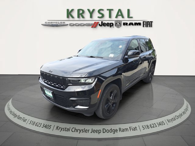 Certified 2024 Jeep Grand Cherokee Altitude AWD/4WD image 3